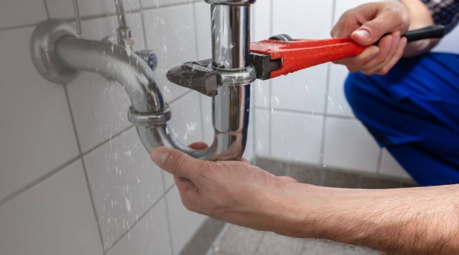 Expert burst pipe repair services in Saint Charles, SD